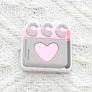 5/$15 MUST BUNDLE CROCS Pink and Gray Heart Calendar Charm